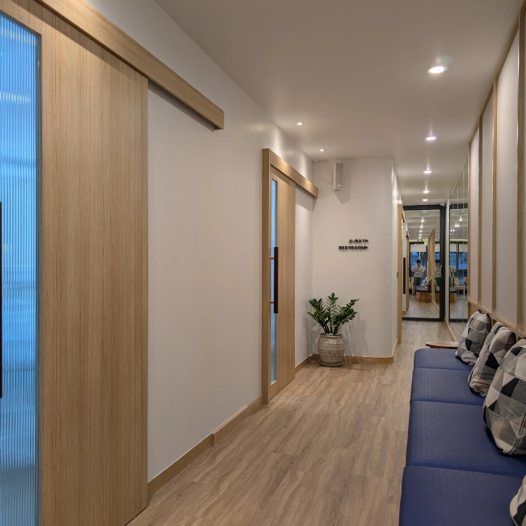 เคลือบผิวฟันและแปะฟันขาว ด้วยวีเนียร์เซรามิก E-Max 1 ซี่