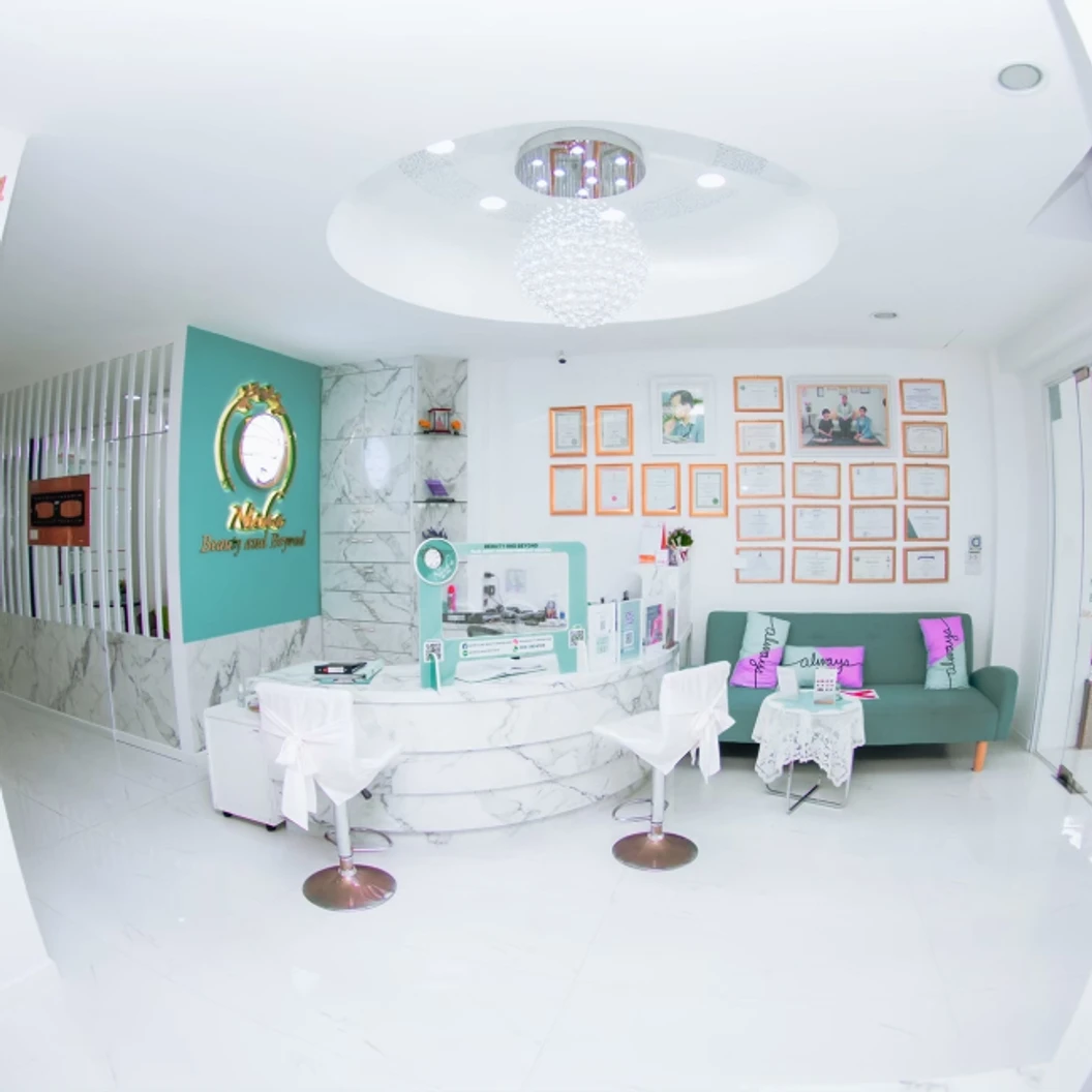 รักษาสิว กดสิว พร้อมมาส์กสิว 1 ครั้ง