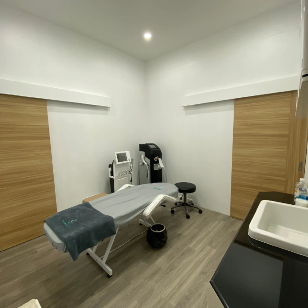 คอร์สกำจัดขนอ่อนบนใบหน้า ด้วยเลเซอร์ Q-Switch ไม่จำกัดครั้ง ภายใน 1 ปี สำหรับผู้หญิง