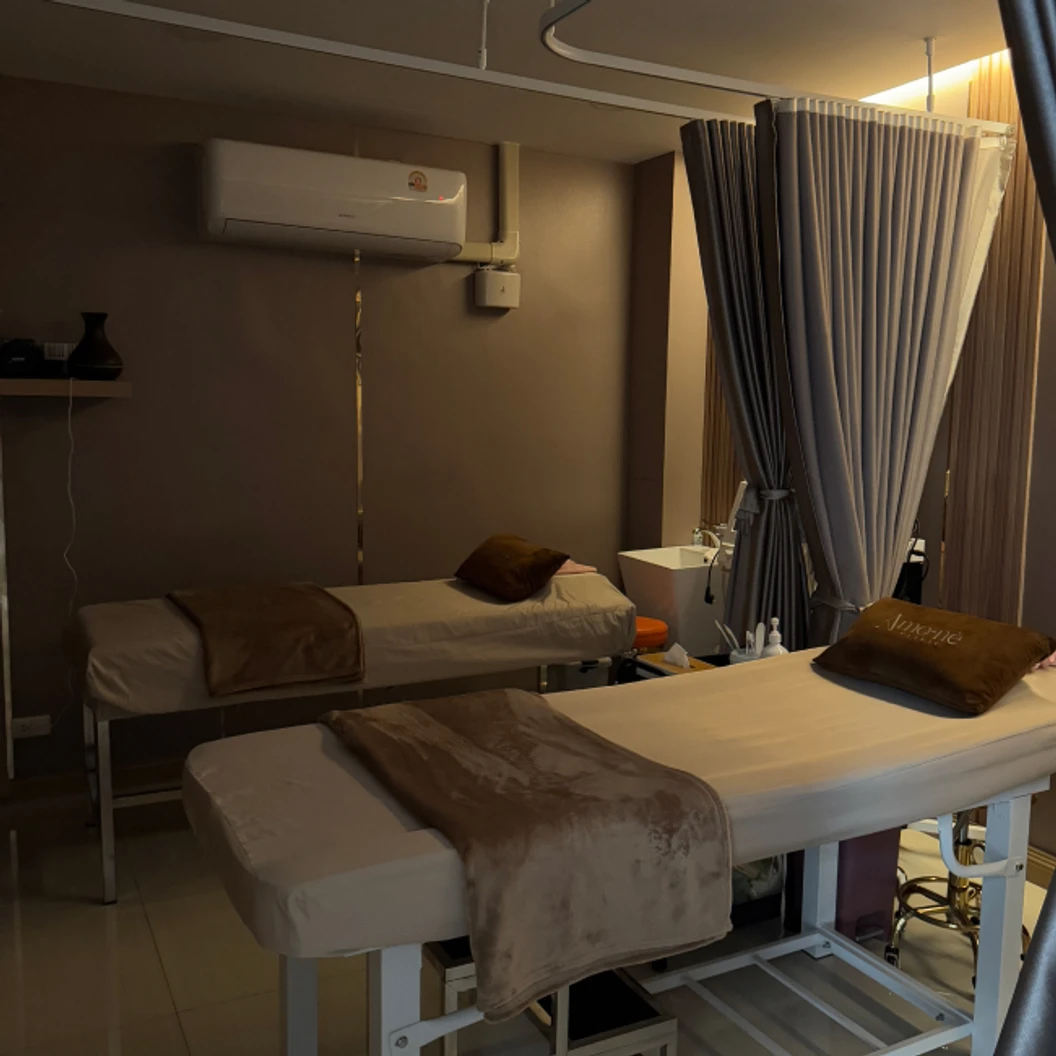 โปรแกรมฉีดโบท็อกซ์ 100 ยูนิต (หน้า) + โปรแกรมเมโสแฟตหน้า 1 ขวด (10 ซีซี)