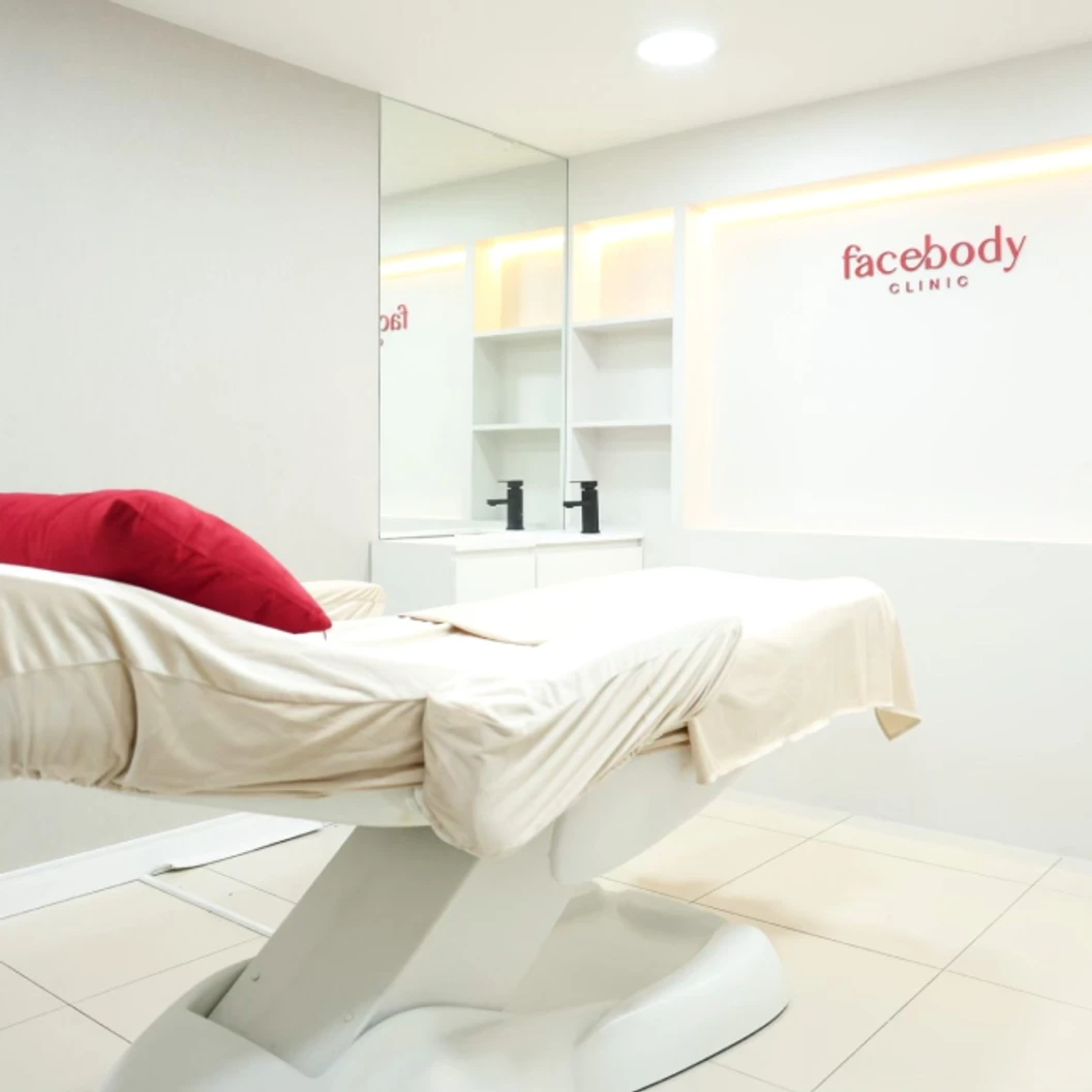 โปรแกรม Hair Consultation + LED Therapy ดูแลเส้นผมและหนังศีรษะ