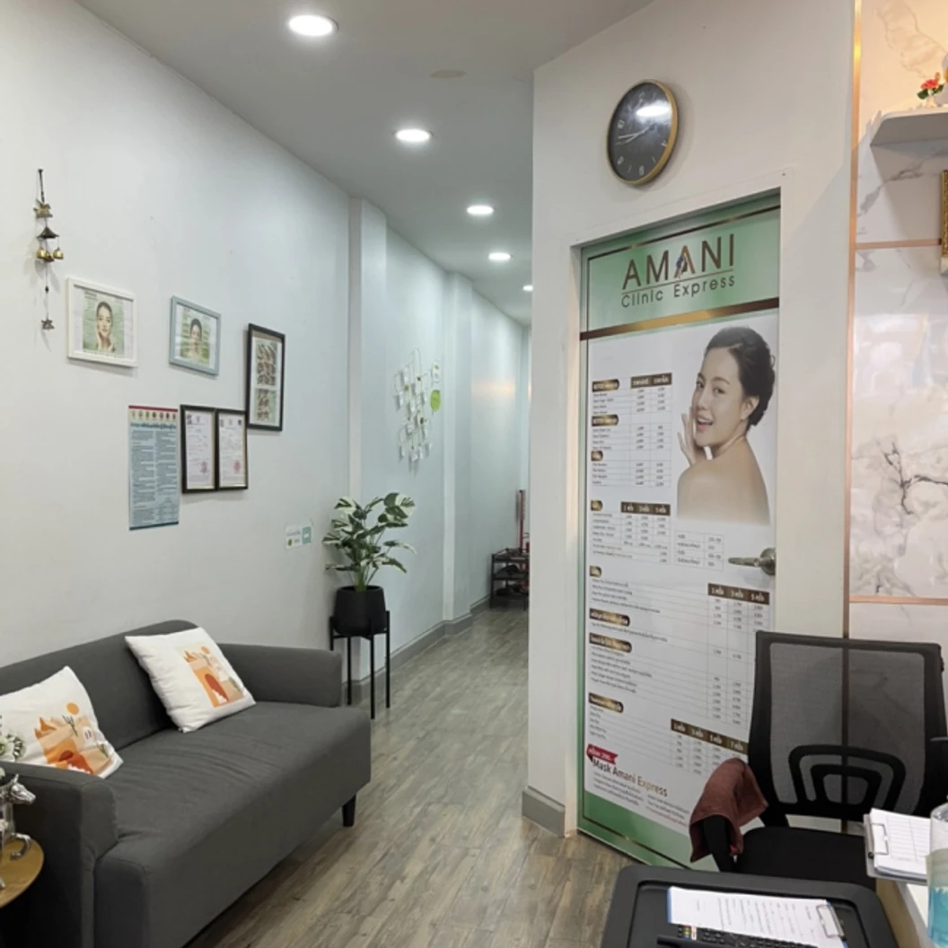 โปรแกรมทรีตเมนต์หน้า (Detox Amani Plus) ล้างสารพิษให้ผิวดูกระจ่างใส 4 ขั้นตอน
