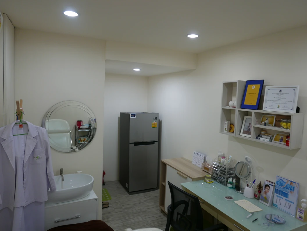 คอร์สฉีด MADE Collagen 16 จุด ทั่วหน้า 5 ครั้ง และฉายแสงผิวหน้า Omega Light 5 ครั้ง