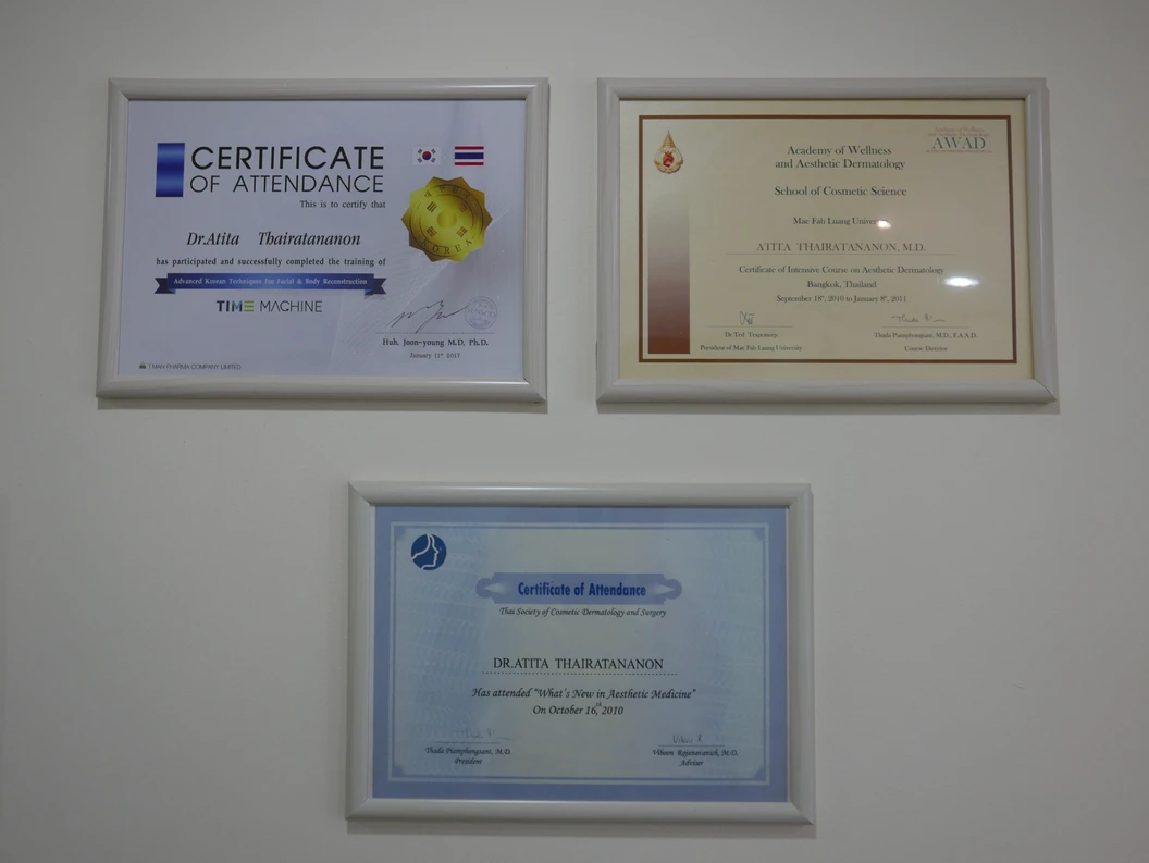 คอร์สฉีด MADE Collagen 16 จุด ทั่วหน้า 5 ครั้ง และฉายแสงผิวหน้า Omega Light 5 ครั้ง