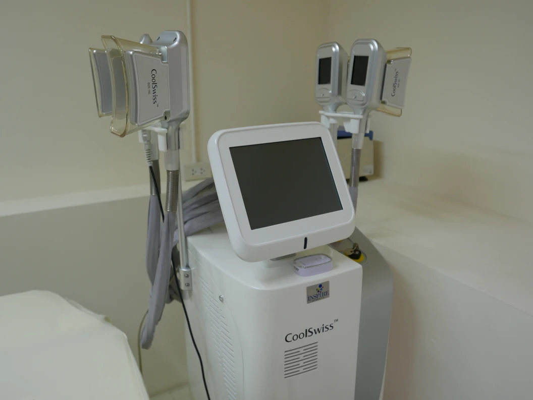 คอร์สฉีด MADE Collagen 16 จุด ทั่วหน้า 5 ครั้ง และฉายแสงผิวหน้า Omega Light 5 ครั้ง