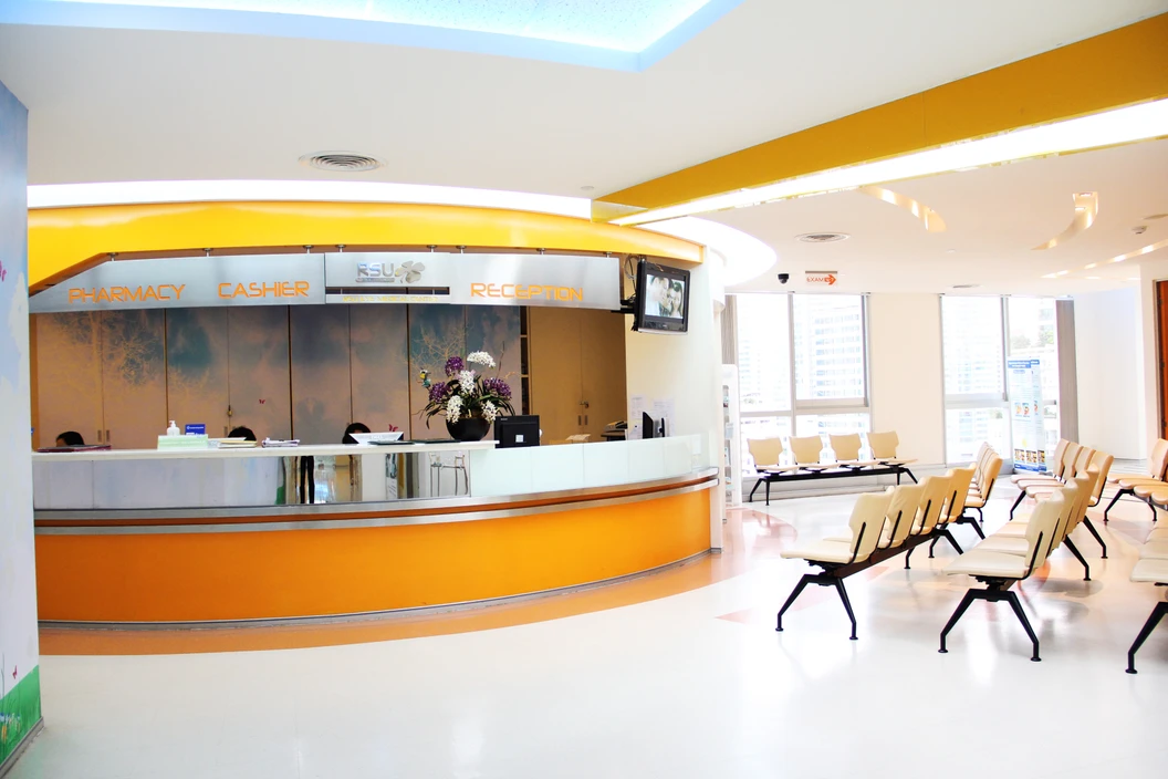ตรวจสุขภาพ 30 รายการ (Gold Check-up Package Female) สำหรับผู้หญิงที่อายุ 41-50 ปี