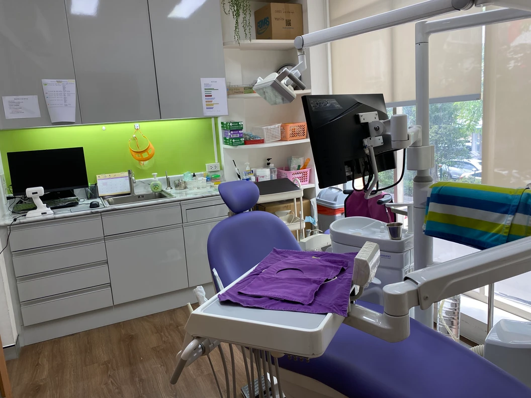 จัดฟันใส Crystal Smile สำหรับปรับฟันหน้าเล็กน้อย ฟันบนและล่าง