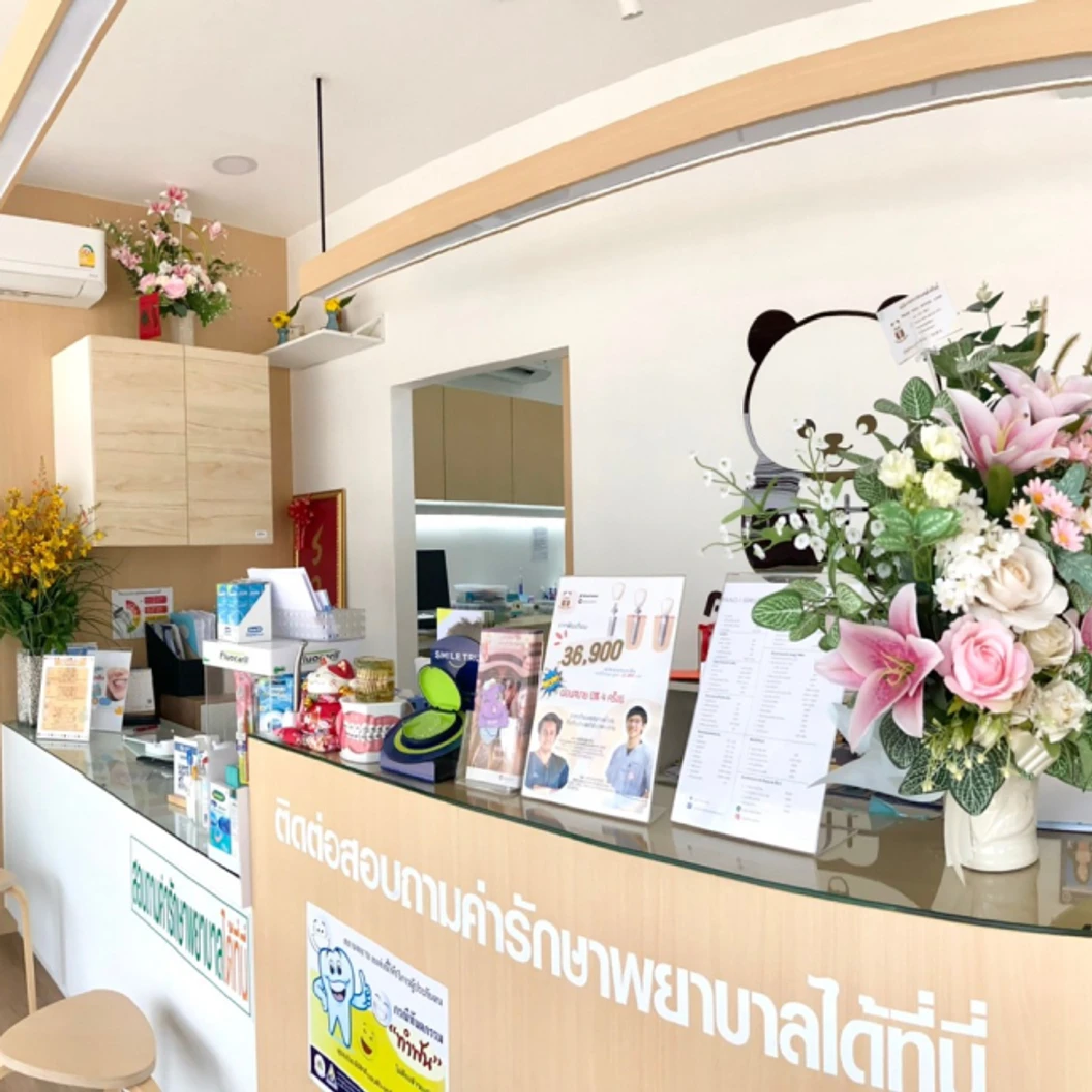 ทำรากฟันเทียม ยี่ห้อ Neodent พร้อมทำครอบฟัน Zirconia สำหรับฟัน 1 ซี่
