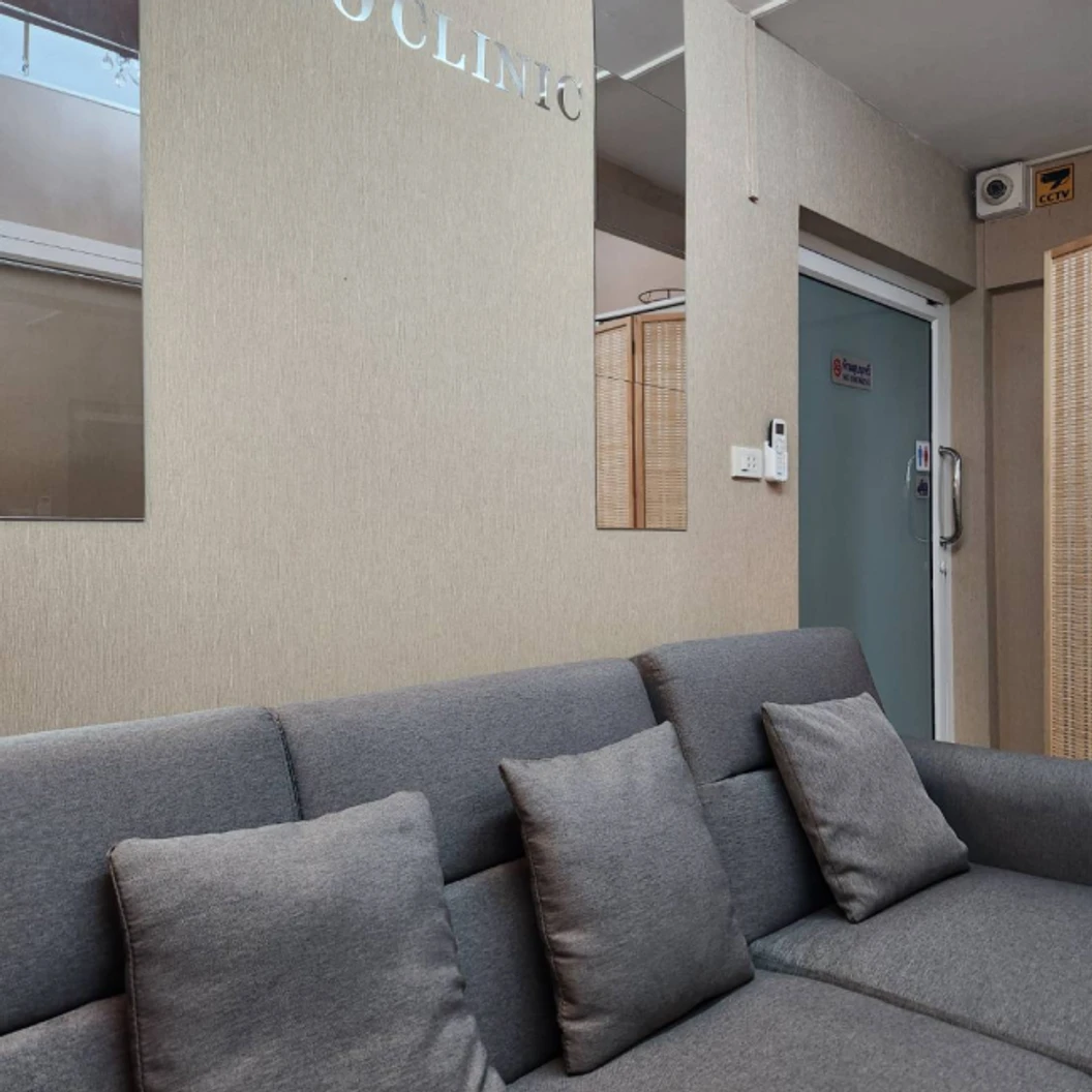 ผลักวิตามินลงสู่ผิวหน้า ด้วยเครื่อง Face Electro สูตร Face Freshing เพื่อลดรอยหมองคล้ำ ปรับผิวให้ดูกระจ่างใส 1 ครั้ง