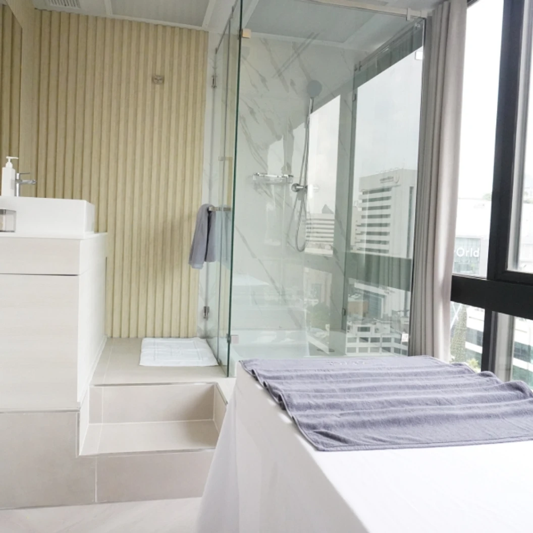 ตรวจระดับฮอร์โมน 11 รายการ สำหรับผู้หญิง และให้วิตามินทางหลอดเลือด แบบ Drip สูตร Energy Booster หรือ Multivitamin ช่วยให้ร่างกายสดชื่น 1 ครั้ง