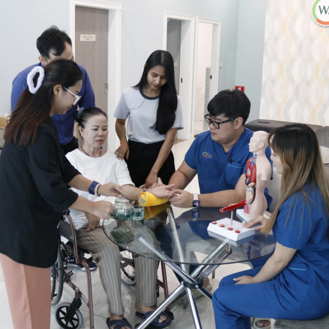 ฝังเข็ม นวดไทย และครอบแก้ว บรรเทาอาการนอนไม่หลับ ปวดไมเกรน เครียด และซึมเศร้า 1 ครั้ง