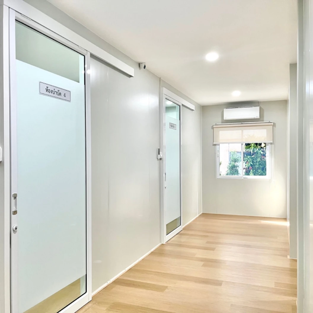 ทำกายภาพบำบัด บรรเทาอาการปวดต่างๆ ด้วยเครื่องมือทางกายภาพบำบัด ขึ้นอยู่กับนักกายภาพบำบัดประเมิน 1 ครั้ง