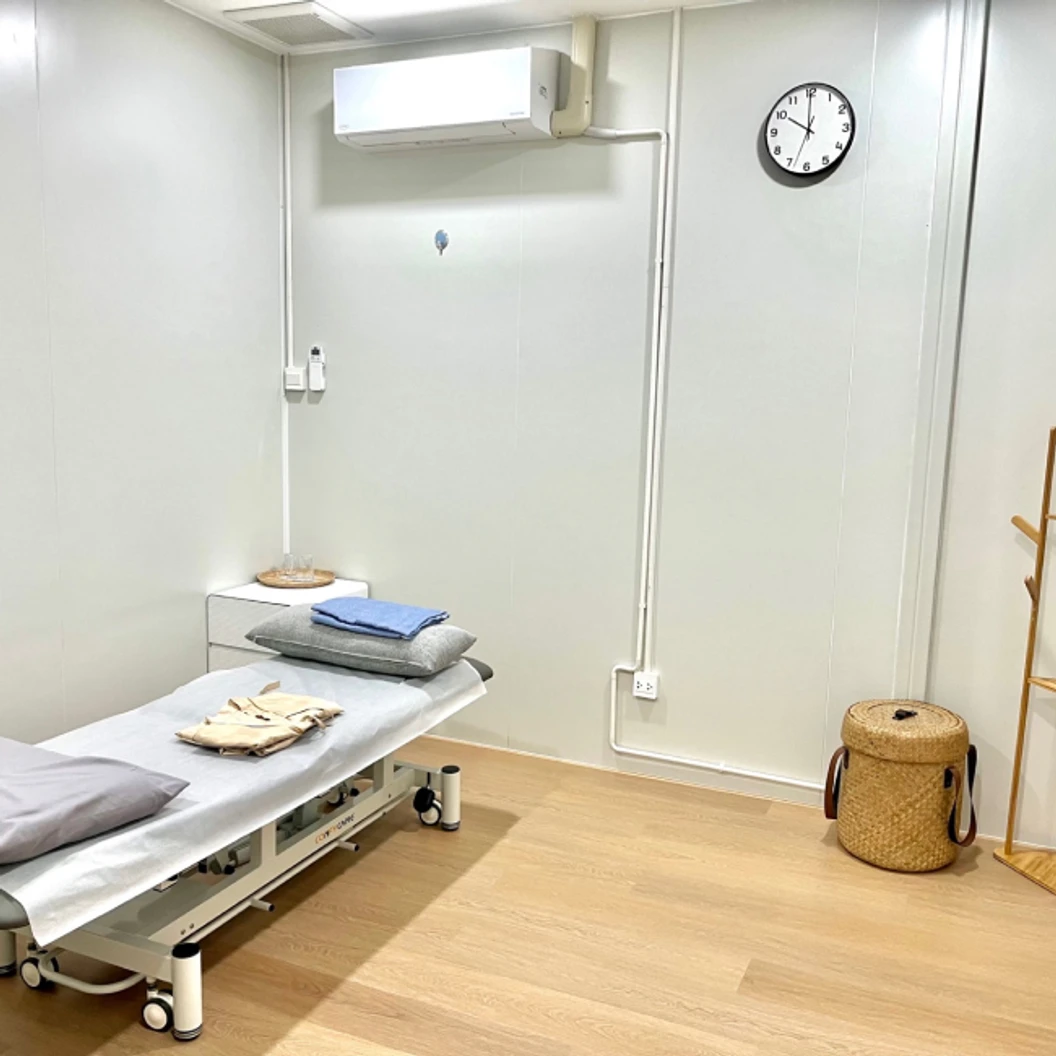 ทำกายภาพบำบัด บรรเทาอาการปวดต่างๆ ด้วยเครื่องมือทางกายภาพบำบัด ขึ้นอยู่กับนักกายภาพบำบัดประเมิน 1 ครั้ง