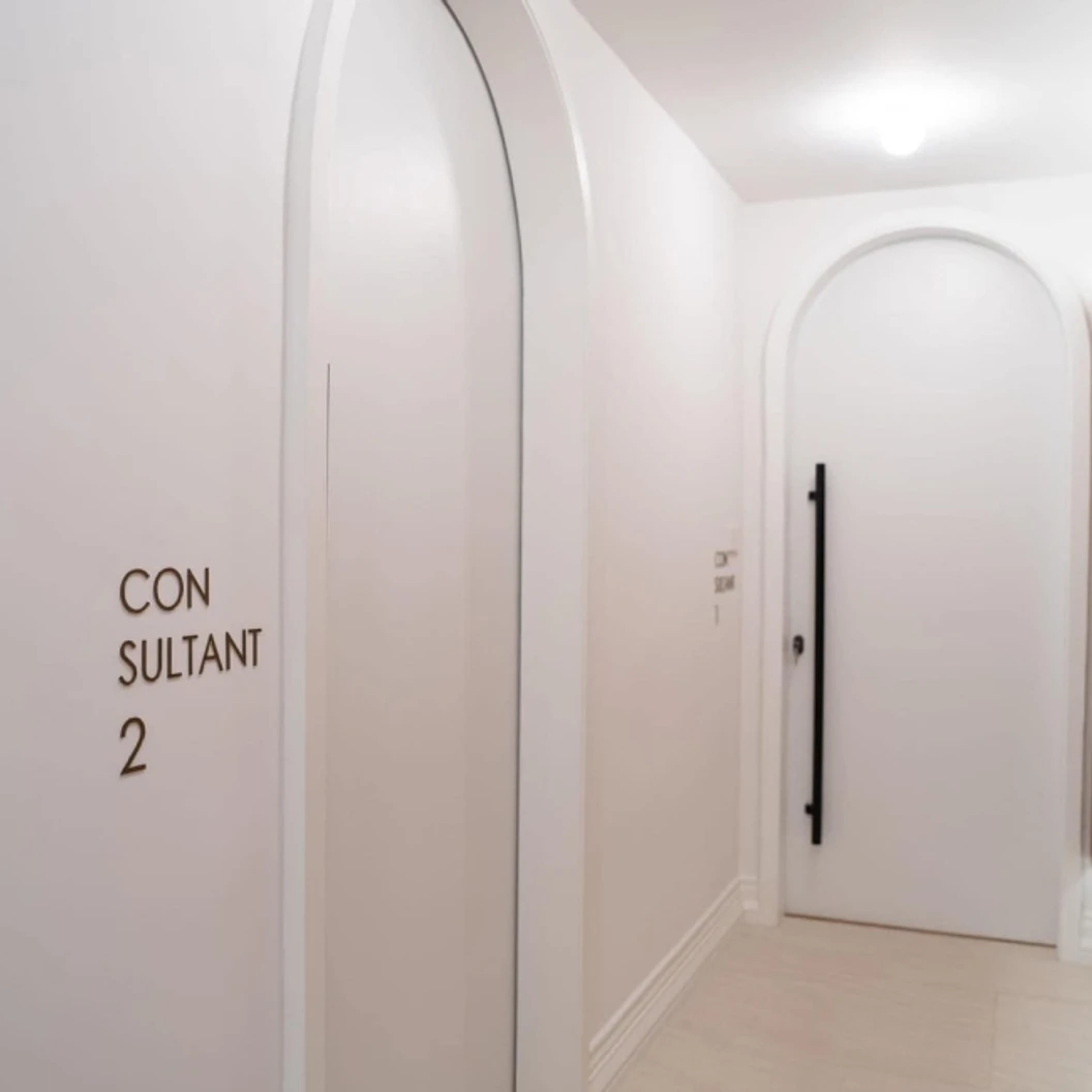 ตัดไหมหลังศัลยกรรม สำหรับจุดเล็ก ไม่เกิน 4 เข็ม (ครั้งแรก)