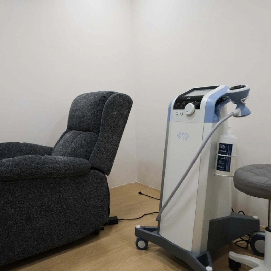 ผ่าตัดเพิ่มความยาวอวัยวะเพศชาย (Penile Lengthening) + ขริบไร้เลือดและผ่าตัดเส้นสองสลึง