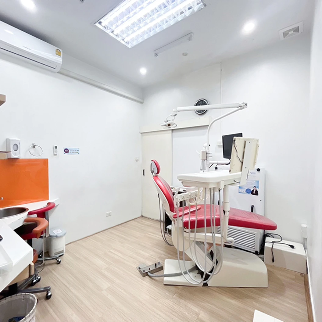 ทำวีเนียร์เซรามิกทั้งปาก (ฟันบน 6 ซี่ + ฟันล่าง 6 ซี่)