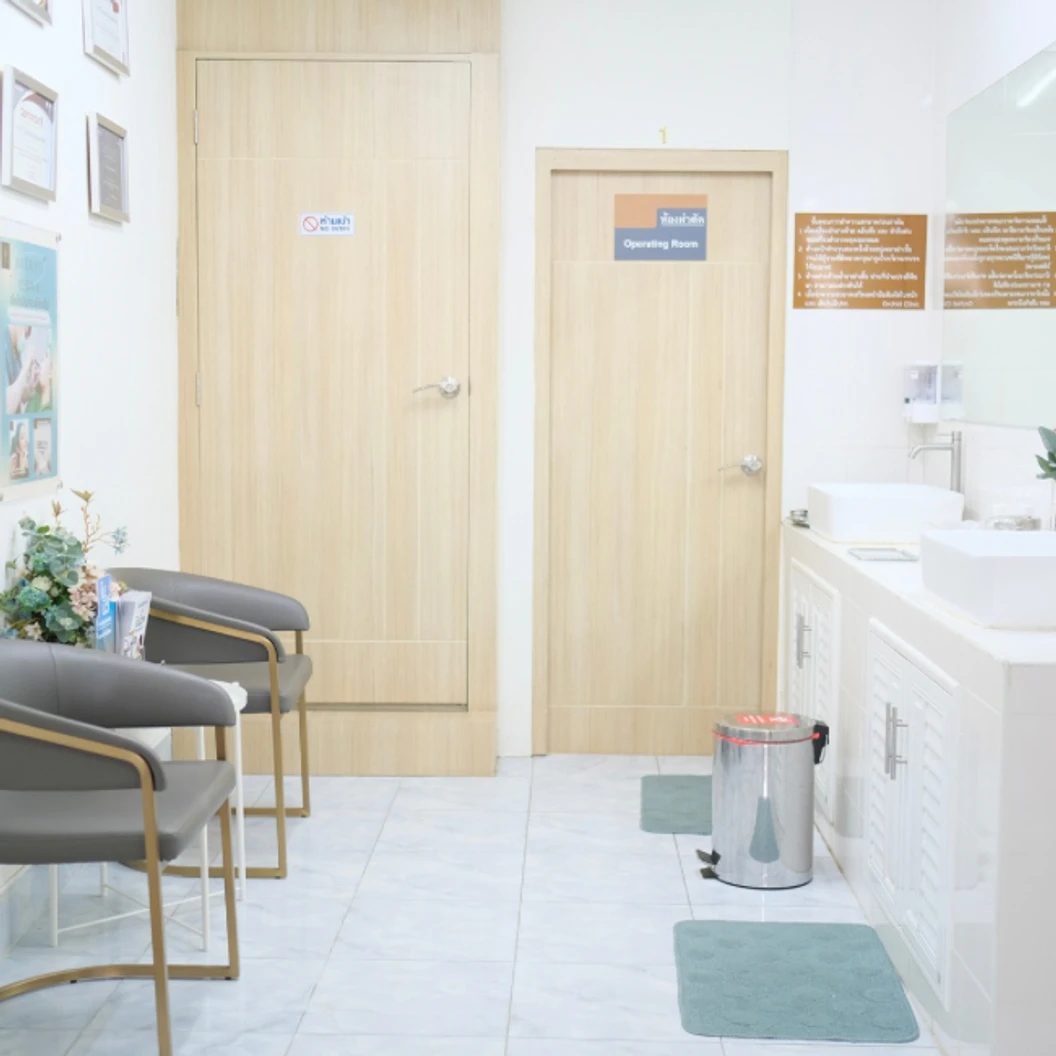 โปรแกรมเมโส Hair Rejuvenation สำหรับผู้ที่ผมบาง ผมร่วง (จำนวนซีซีขึ้นอยู่กับแพทย์ประเมิน)