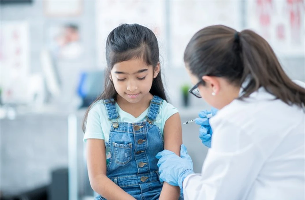 ฉีดวัคซีนป้องกันคอตีบ ไอกรน บาดทะยัก (DTaP) (Boostagen)