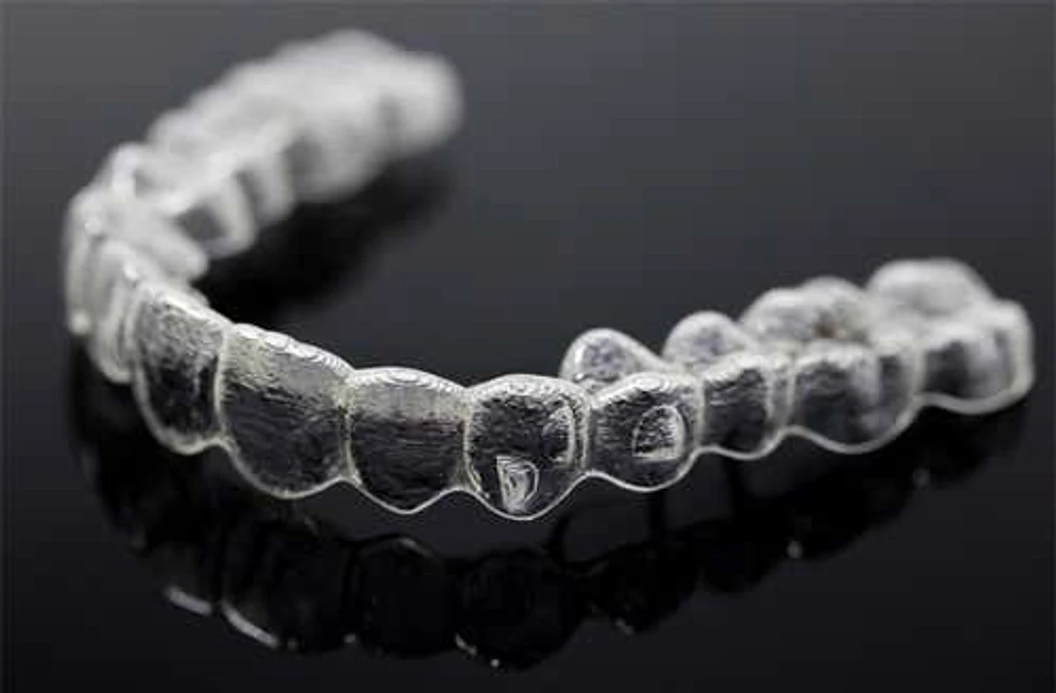 ทำรีเทนเนอร์ แบบใส 1 ชิ้น ฟันบนหรือล่าง