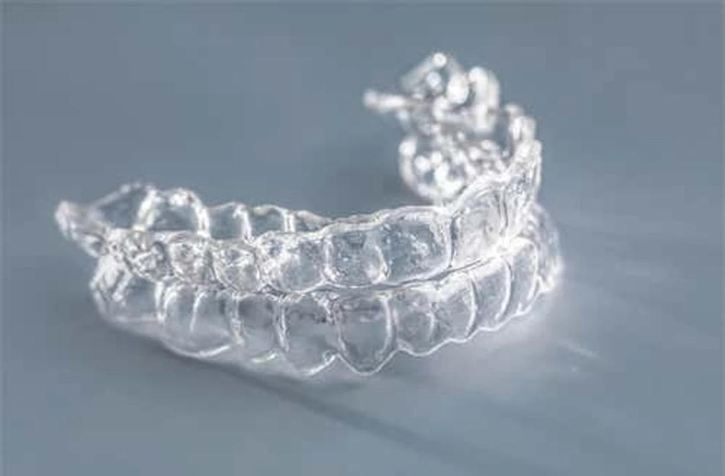 ทำรีเทนเนอร์แบบใส 1 ชิ้น ฟันบนหรือล่าง