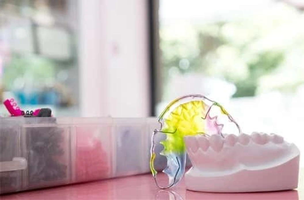 ทำรีเทนเนอร์ แบบใสหรือแบบลวด 1 ชิ้น (บนหรือล่าง)