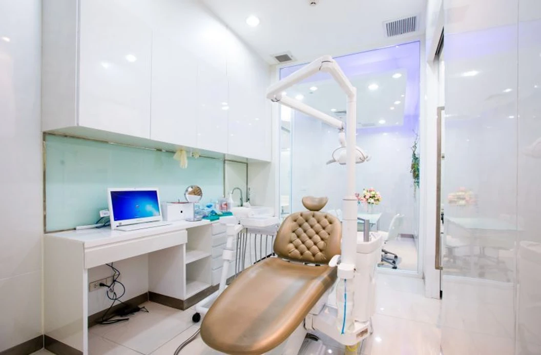 รักษารากฟันกรามใหญ่ 1 ซี่