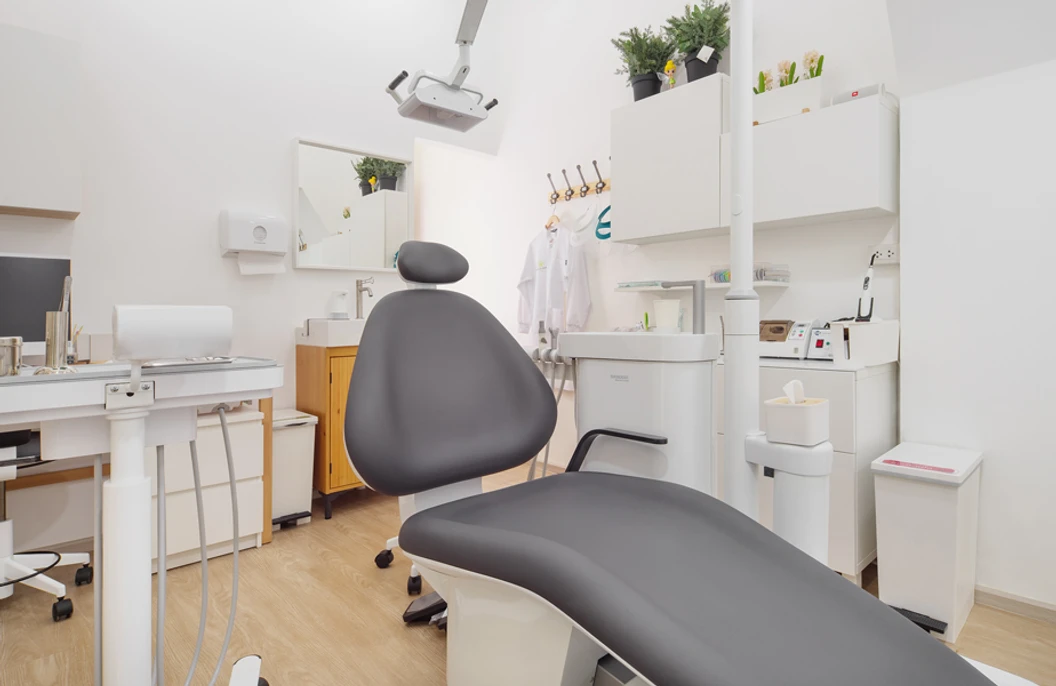 ฟอกสีฟัน ด้วยระบบ Cool Light