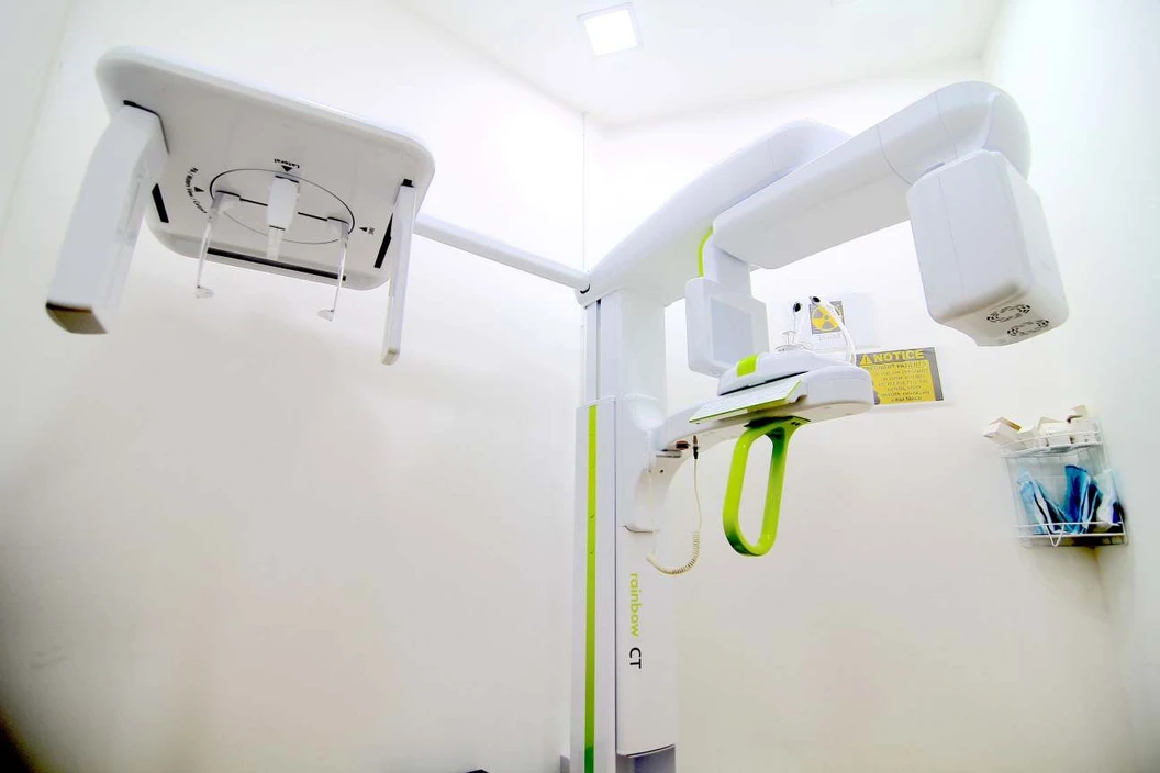 ทำรากฟันเทียม ยี่ห้อ Dentium พร้อมทำครอบฟัน สำหรับฟัน 1 ซี่