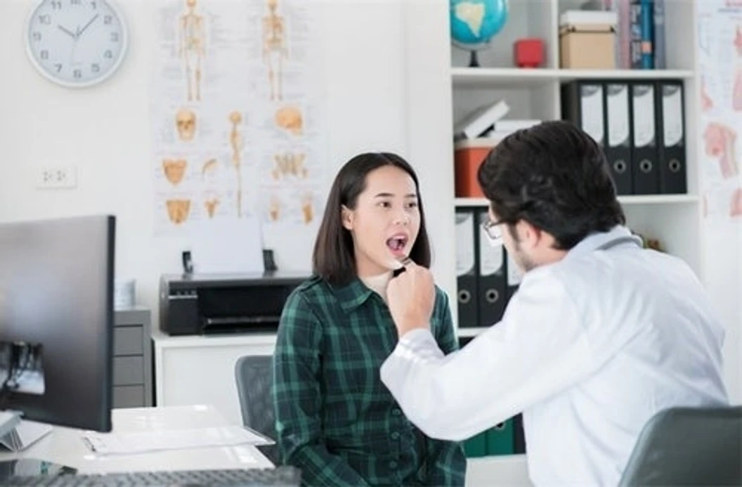 ขูดหินปูน ตรวจสุขภาพฟัน และเอกซเรย์เช็กฟันผุ