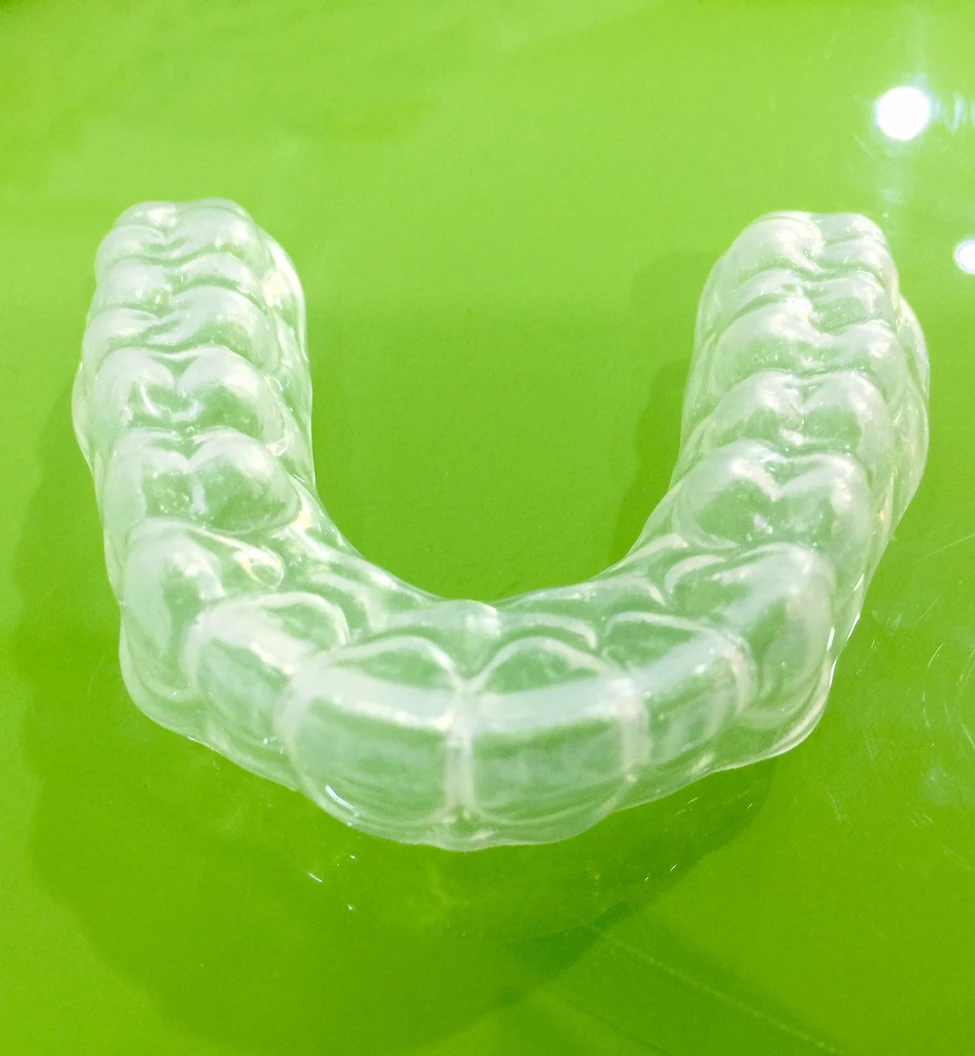 ทำรีเทนเนอร์แบบใส 1 ชิ้น ฟันบนหรือล่าง