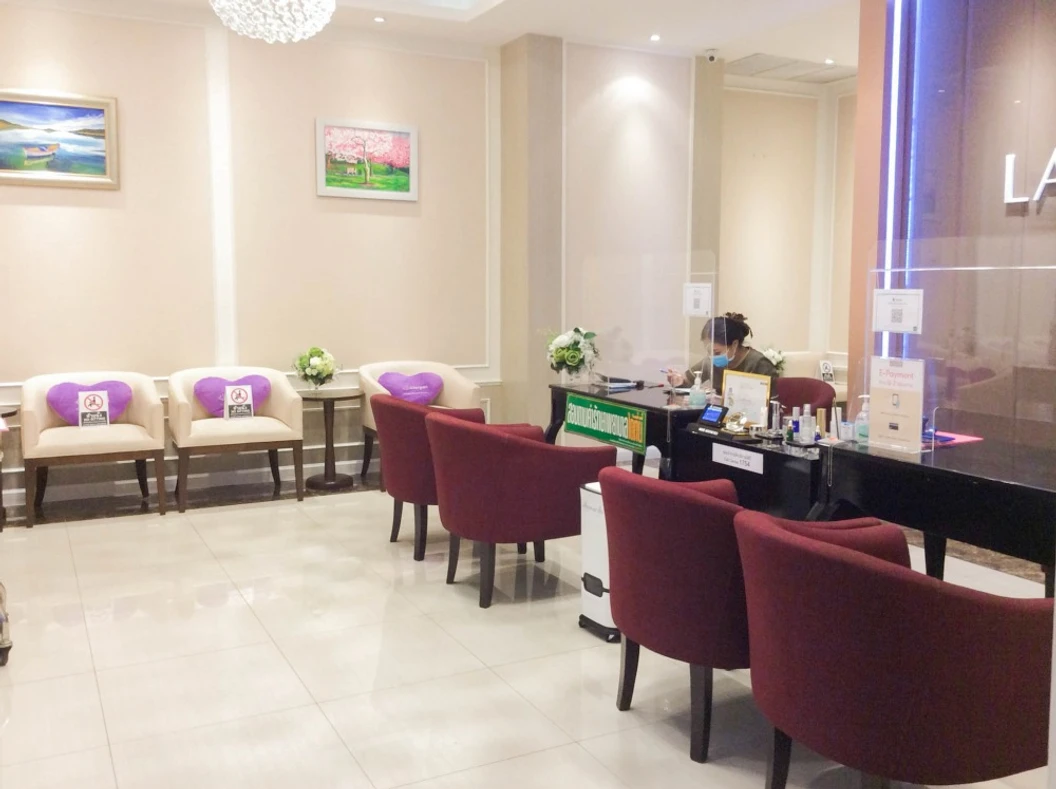 ทำ Thermage FLX 900 ช็อต บริเวณกรอบหน้าและเหนียง 1 ครั้ง