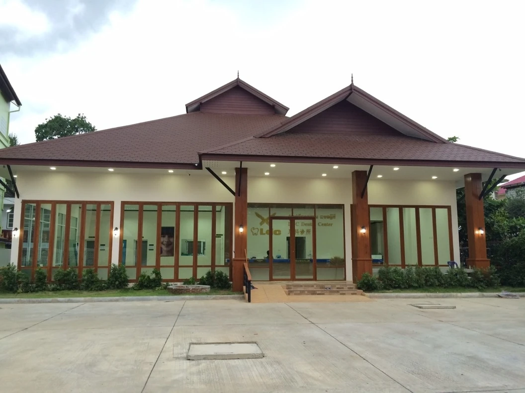 ทำรากฟันเทียมและครอบฟัน