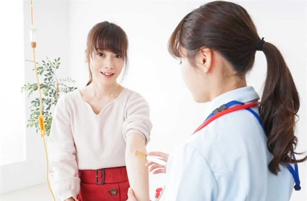 ฉีดวัคซีนป้องกันไวรัสตับอักเสบเอและบี (3 เข็ม) สำหรับผู้ที่อายุ 15 ปีขึ้นไป