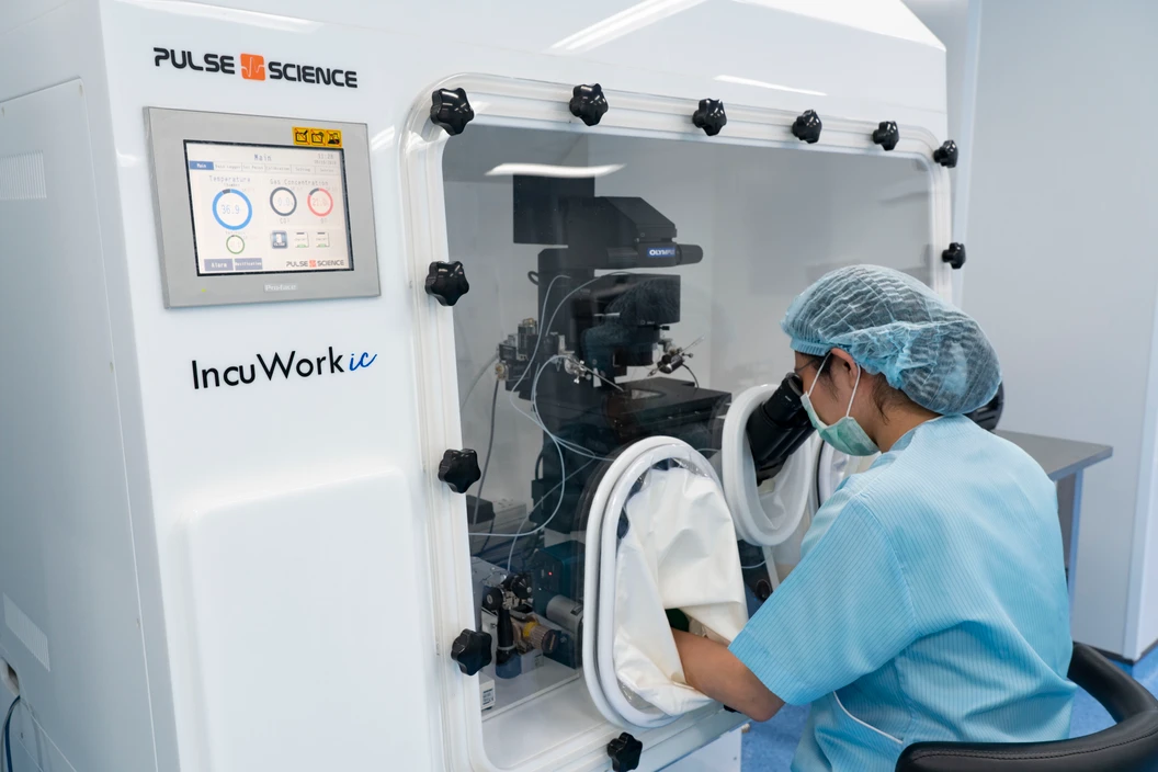 ทำ ICSI 1 ครั้ง พร้อมย้ายตัวอ่อนรอบแช่แข็ง 1 ครั้ง