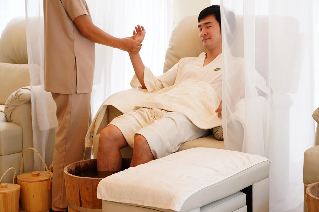 นวดบำบัดอาการออฟฟิศซินโดรม 120 นาที 1 ครั้ง