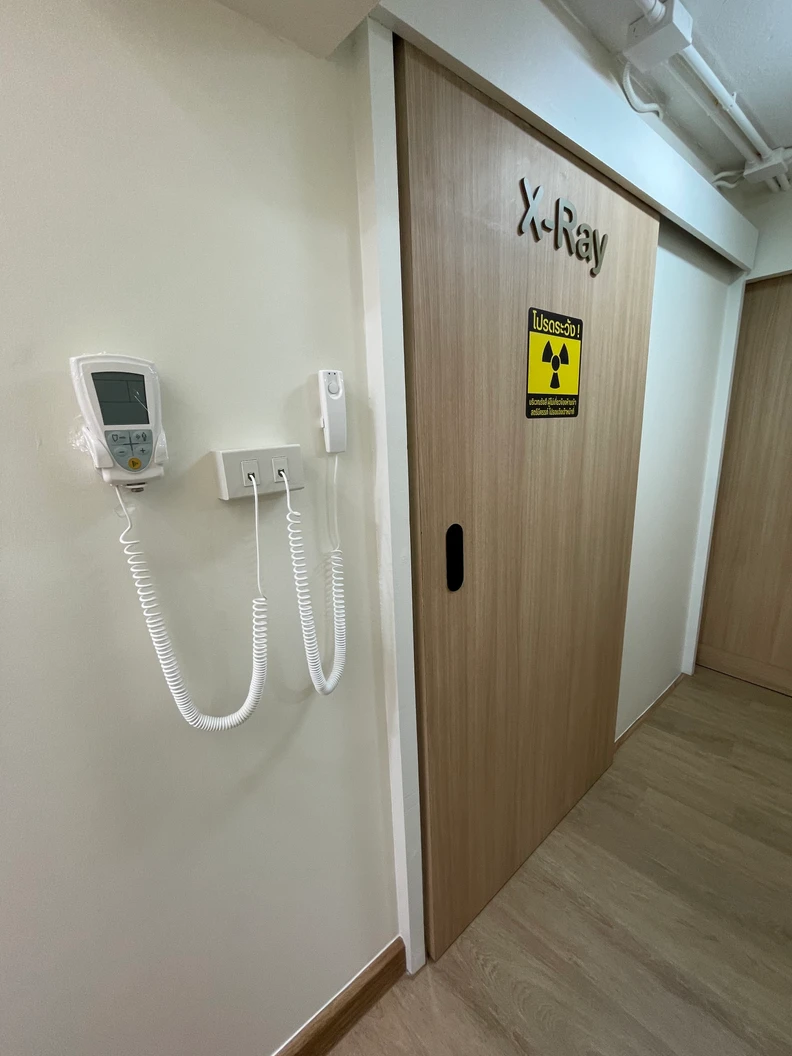 ขูดหินปูน และเคลือบฟลูออไรด์ 1 ครั้ง