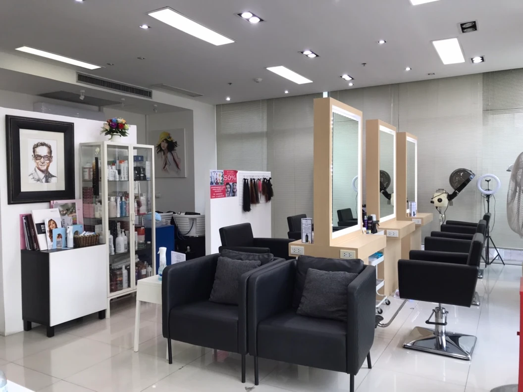 ทำสีผม ด้วยผลิตภัณฑ์ออร์แกนิก พร้อมบำรุงด้วยเคราติน และทำทรีตเมนต์ Brazilian Blowout ทุกระดับความยาว 1 ครั้ง