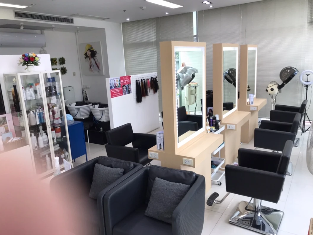 ทำสีผม ด้วยผลิตภัณฑ์ออร์แกนิก พร้อมบำรุงด้วยเคราติน และทำทรีตเมนต์ Brazilian Blowout ทุกระดับความยาว 1 ครั้ง
