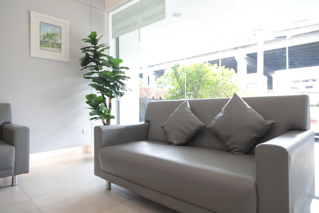 รักษารากฟันหน้า 1 ซี่ ที่ Edelweiss Dental House