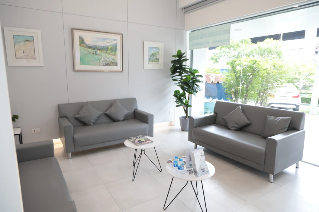 รักษารากฟันหน้า 1 ซี่ ที่ Edelweiss Dental House