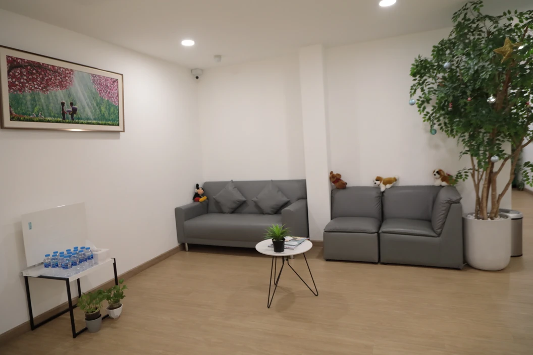 รักษารากฟันหน้า 1 ซี่ ที่ Edelweiss Dental House