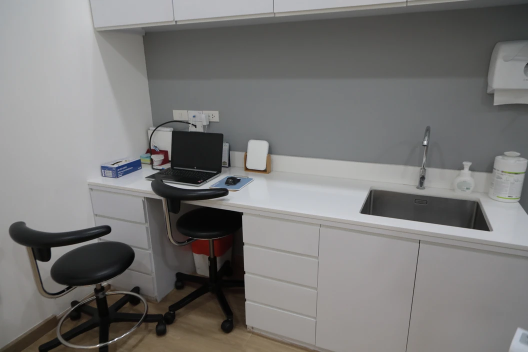 รักษารากฟันหน้า 1 ซี่ ที่ Edelweiss Dental House