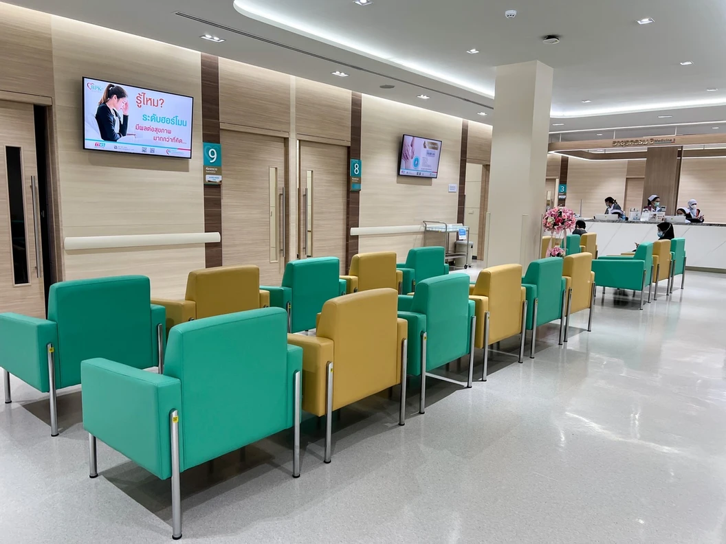 ผ่าตัดต้อกระจก สลายต้อด้วยคลื่นอัลตราซาวด์ เลนส์พับได้ ชัด 1 ระยะ สำหรับตา 1 ข้าง นอนพักที่ รพ. 1 คืน