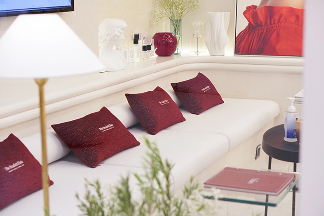 ทำทรีตเมนต์หน้า (Ultra Facial Treatment) ด้วยคลื่นอัลตราซาวด์ + นวดผ่อนคลาย