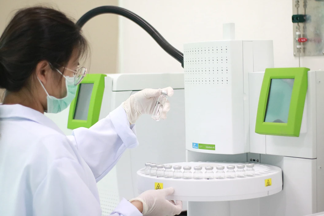 ตรวจหาเชื้อ COVID-19 เทคนิค Real Time - PCR แบบตรวจที่คลินิก + ใบรับรองแพทย์ สำหรับ 1 ท่าน