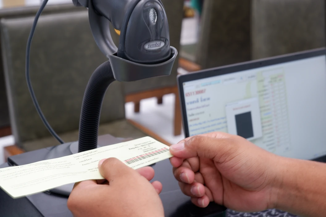 ตรวจหาเชื้อ COVID-19 เทคนิค Real Time - PCR แบบตรวจที่คลินิก + ใบรับรองแพทย์ สำหรับ 1 ท่าน