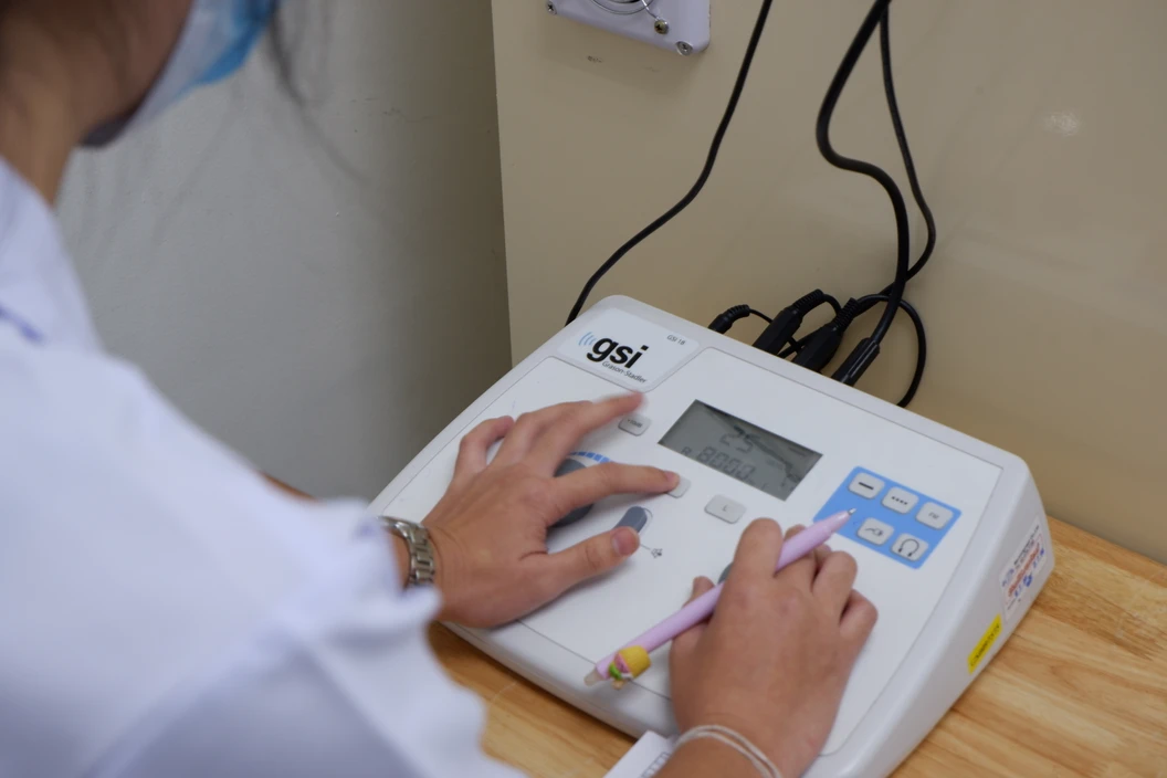 ตรวจหาเชื้อ COVID-19 เทคนิค Real Time - PCR แบบตรวจที่คลินิก + ใบรับรองแพทย์ สำหรับ 1 ท่าน