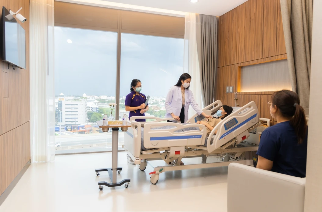 แปลงเพศจากชายเป็นหญิง เทคนิค Non Penile Inversion พร้อมสร้างช่องคลอด ด้วยเทคนิค Skin Graft นอนพักที่ รพ. 5 วัน 4 คืน
