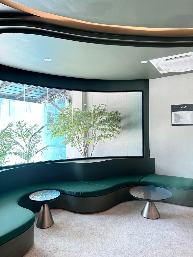 มาส์กหน้า Collagen Mask และฉายแสง LED เพื่อกระตุ้นการสร้างคอลลาเจน ฟื้นฟูผิวให้นุ่มชุ่มชื่น 1 ครั้ง