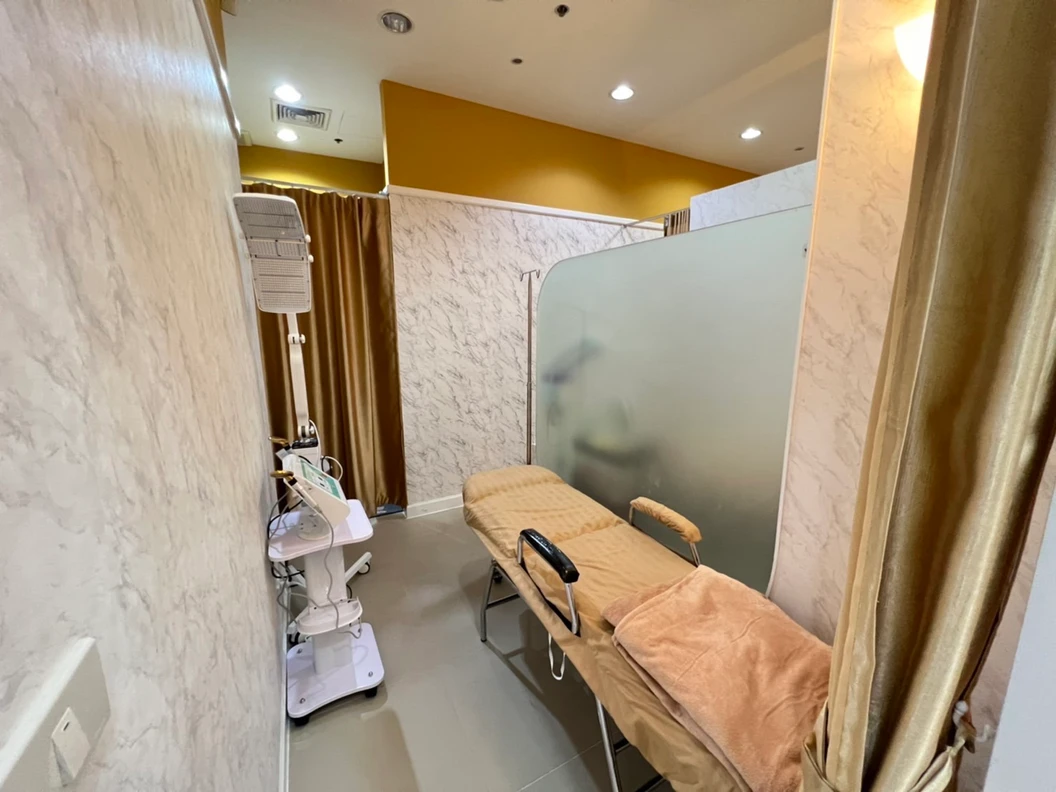 โปรแกรมสลายไขมันด้วยความเย็น เครื่อง CoolSculpting เลือก 1 บริเวณ หน้าท้อง ต้นแขน ต้นขา สะโพก หรือน่อง 1 ครั้ง